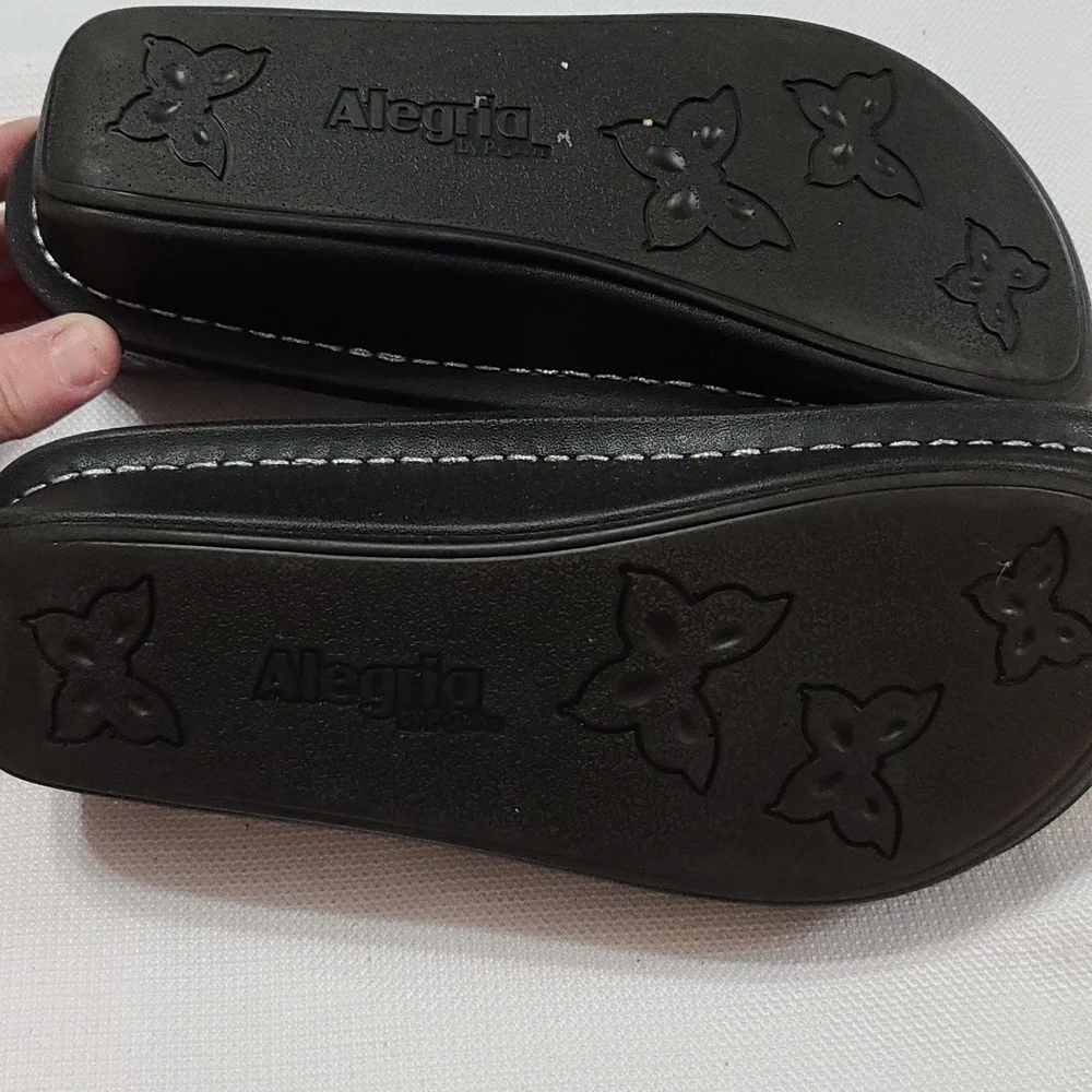 Alegria Womens Mary Janes Shoes Black Silver Floral Paisley   Sz 36/5.5 GUC READ - Picture 10 of 12